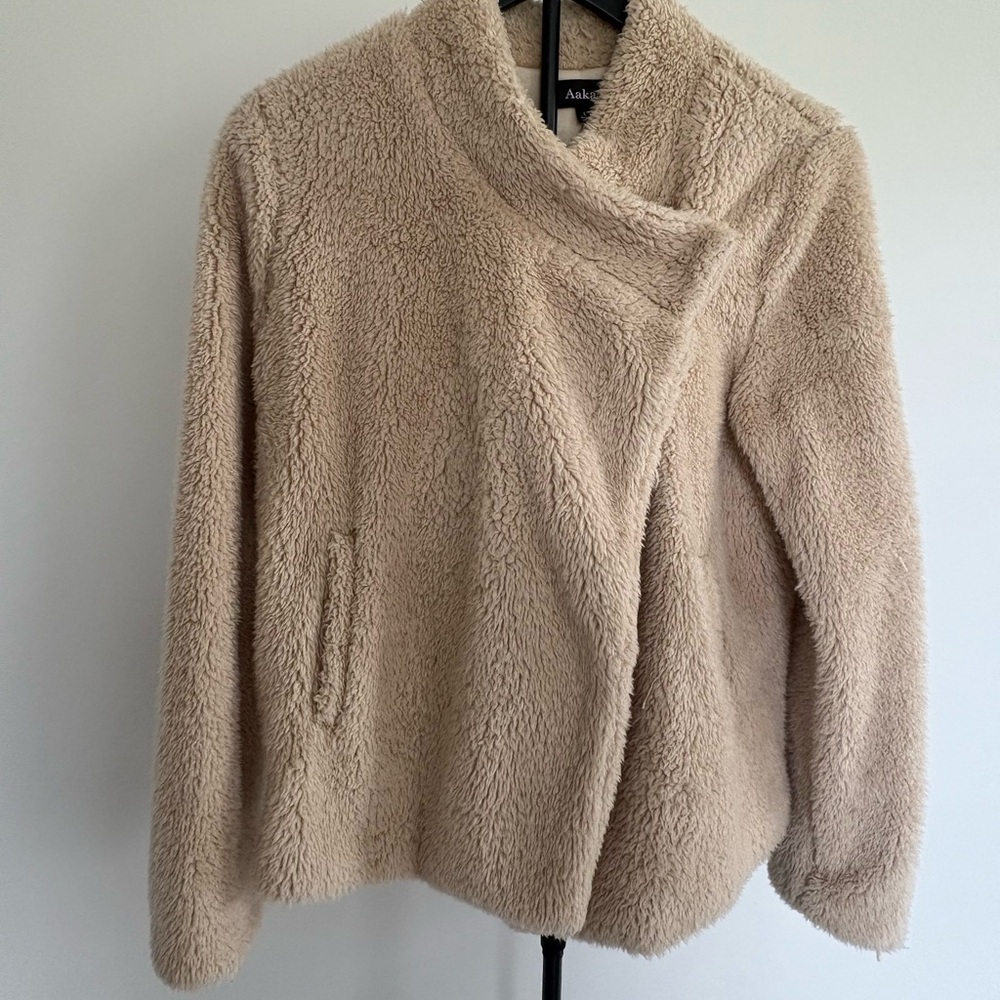 Aakaa Women's Cream Teddy Jacket